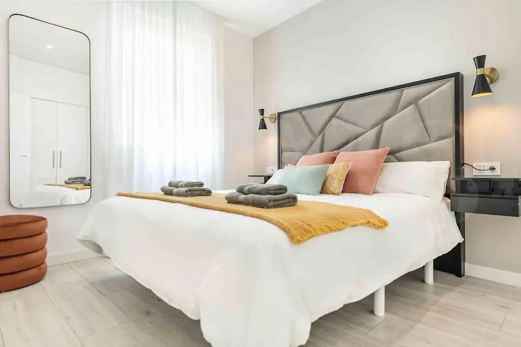 Tranquil & Bright Apartment With Parking By Rems Malaga 0*,