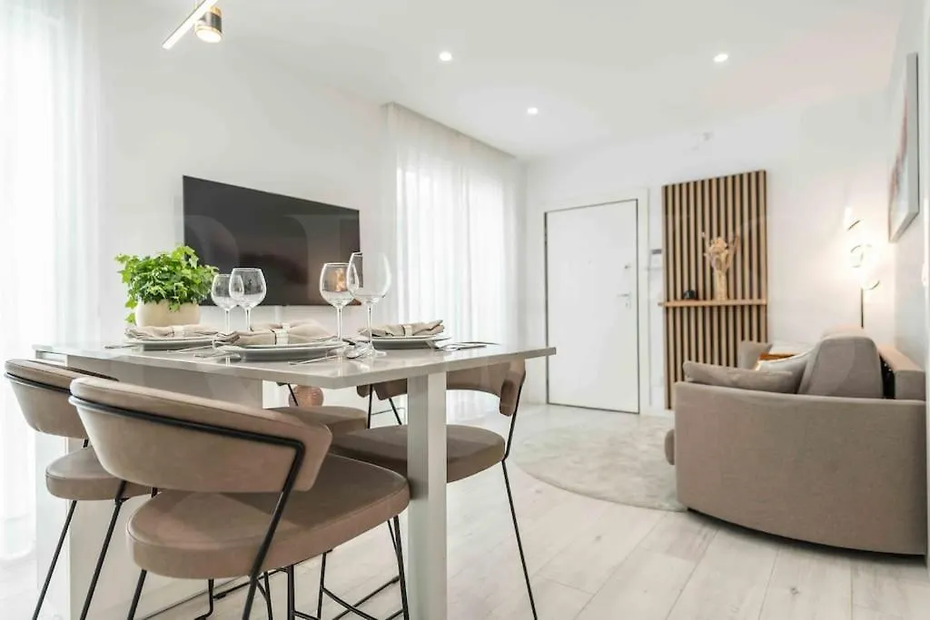 Tranquil & Bright Apartment With Parking By Rems Малага 0*,  Испания