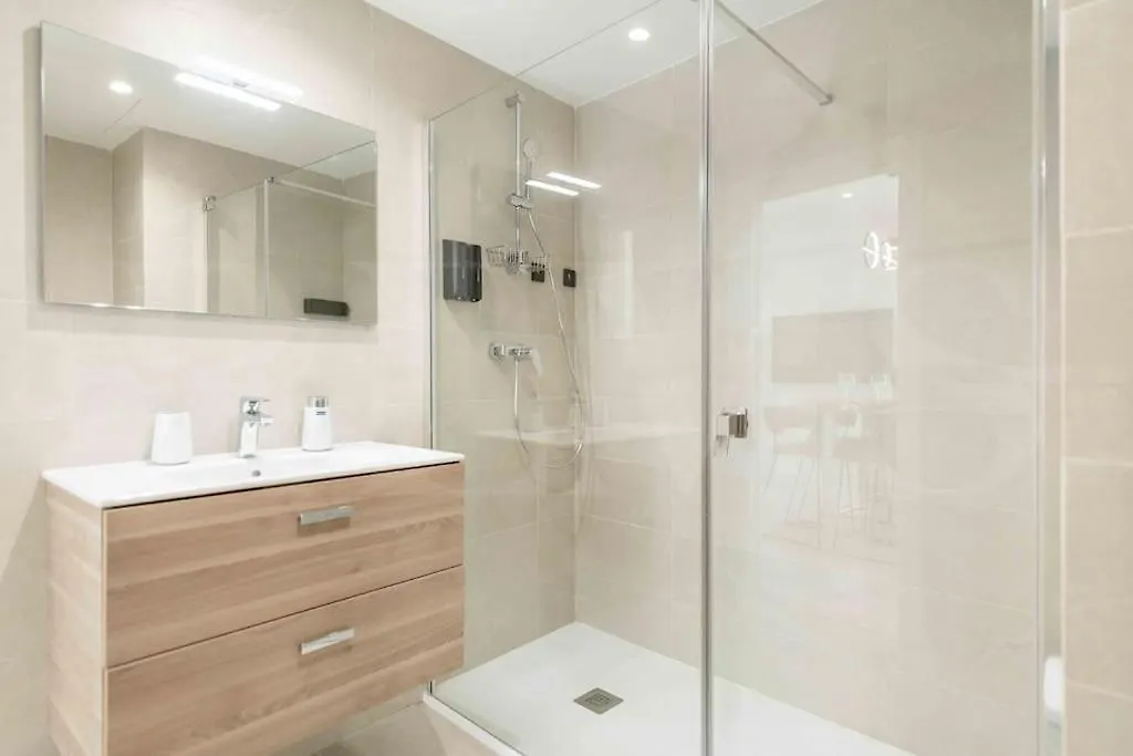 Tranquil & Bright Apartment With Parking By Rems Malaga Spain